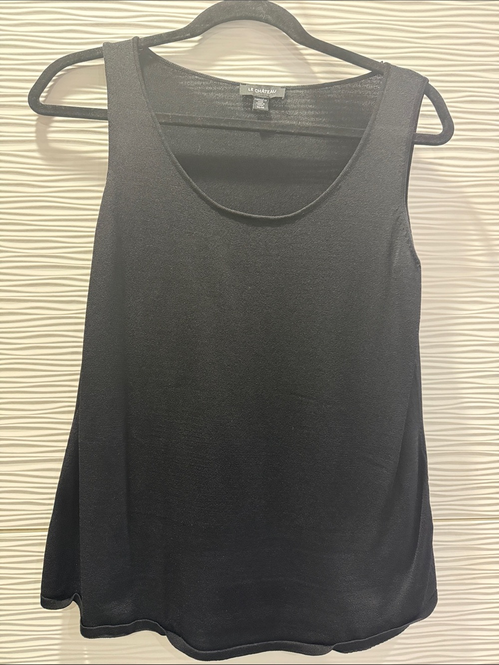 le chateau Black Scoop Neck Sleeveless Tank